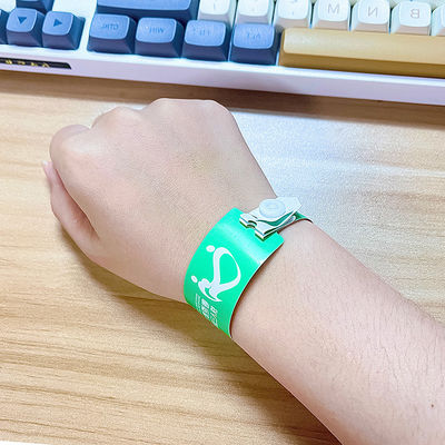 カスタムロゴ ビニール PVC 腕帯 宣伝用 プレゼント用 L 形 一層 PVC 防水 色彩帯 腕帯