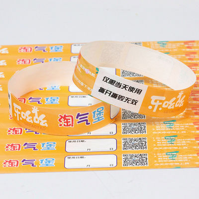 工場イベント 紙のブレスレット バーコード番号付き 防水プール イベント識別 入場 ティベック 腕帯