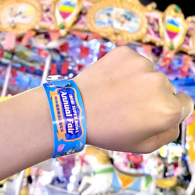 2025 防水 オーダーメイド フルカラー ロゴ イベント用 プラスチック ブレスレット